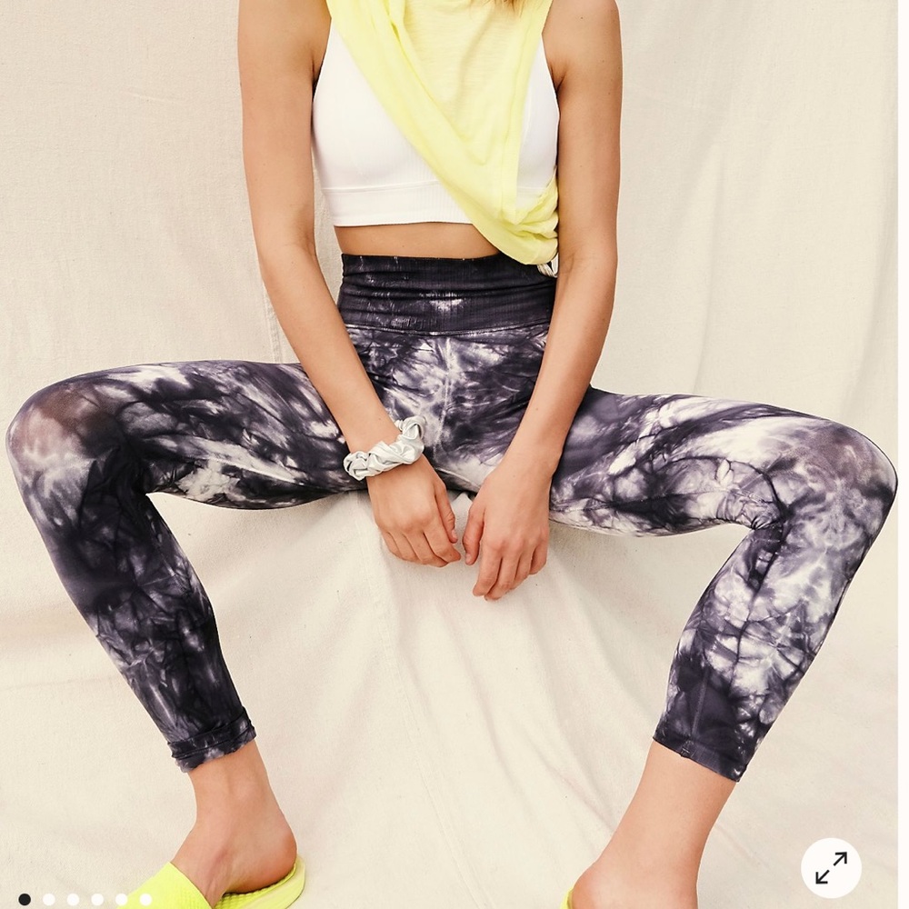 NWT FREE PEOPLE GOOD KARMA TIE DYE LEGGINGS XS/S